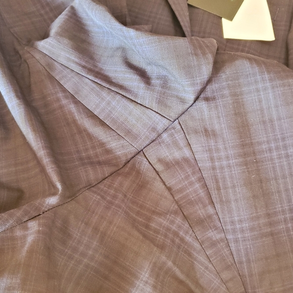 Suit - Picture 5 of 5